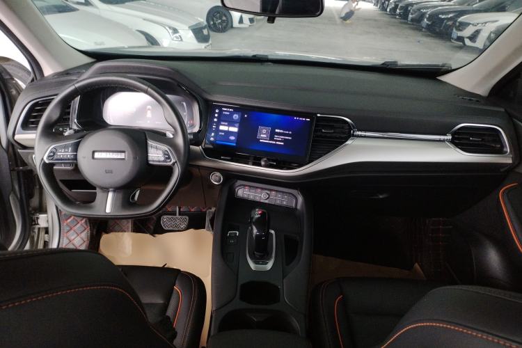 Used Haval F7 2021 1.5T Two-Wheel Drive i-Type Center Console