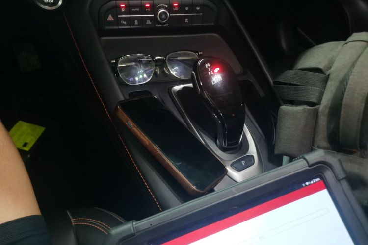 Used Haval F7 2021 1.5T Two-Wheel Drive iXuan Gear Lever