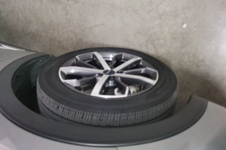 Used Haval F7 2021 1.5T Two-Wheel Drive iXuan Left Front Wheel Hub