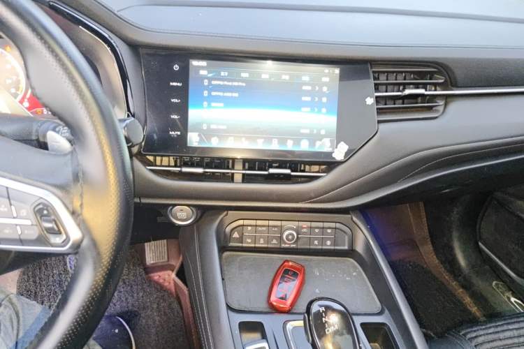 Used Haval F7 2019 2.0T Two-Wheel-Drive i-Van China VI Standard Audio And AC Panel