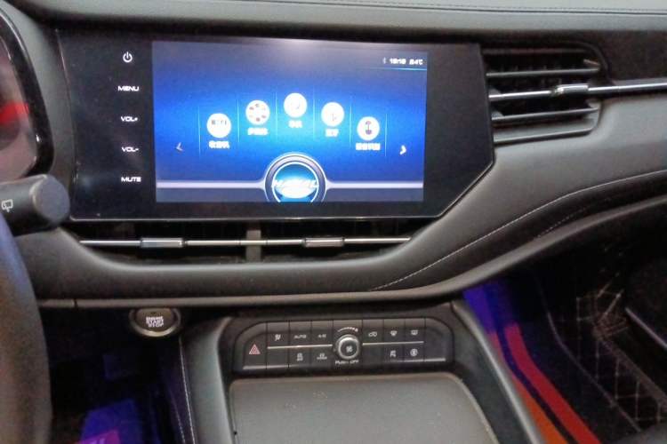 Used Haval F7 2019 1.5T Two-Wheel Drive i-Type China V Standard Audio And AC Panel