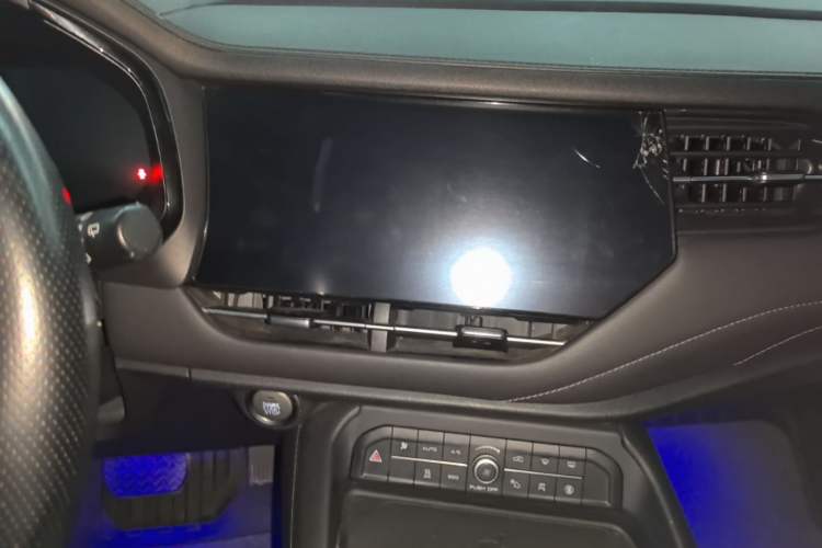 Used Haval F7 2019 2.0T Four-Wheel Drive iJoy China V Standard Audio And AC Panel