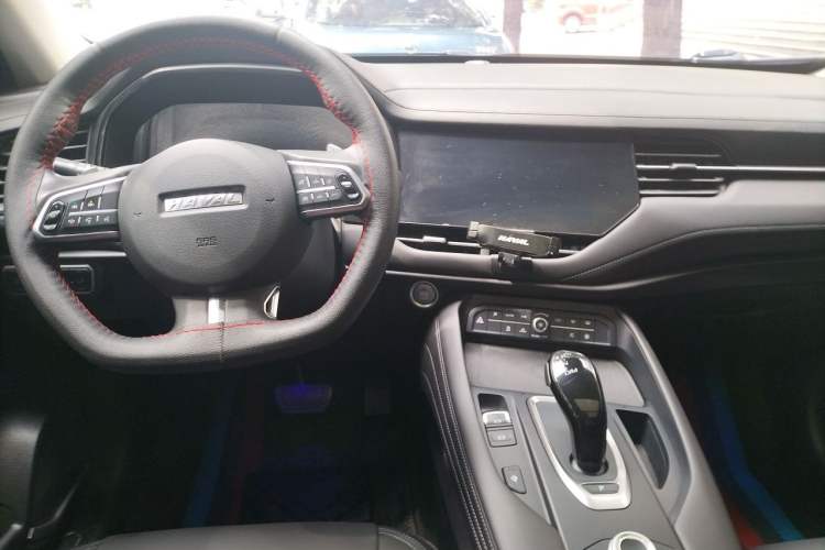 Used Haval F7 2019 1.5T Two-Wheel Drive i-Trend China VI Standard Center Console