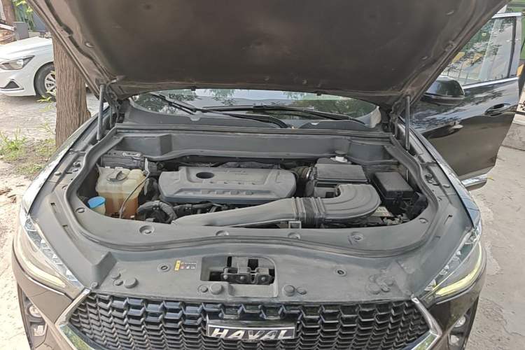 Used Haval F7 2019 2.0T Two-Wheel-Drive i-Van China VI Standard Engine Bay
