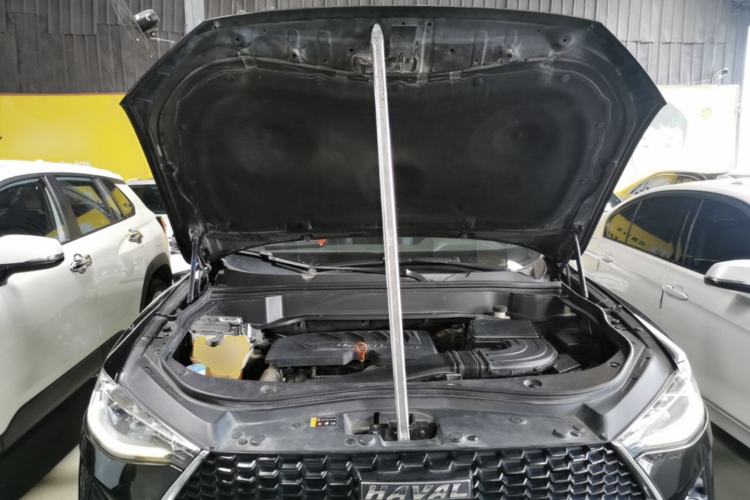 Used Haval F7 2019 1.5T Two-Wheel-Drive i-Type China VI Standard Engine Bay