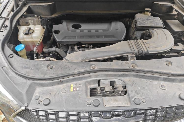 Used Haval F7 2019 2.0T Two-Wheel Drive i-Van China V standard Engine Bay