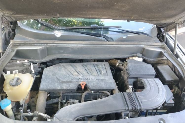 Used Haval F7 2019 1.5T Two-Wheel-Drive i-Type China VI Standard Engine Bay