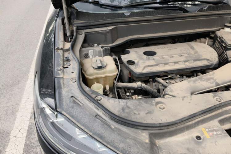 Used Haval F7 2019 2.0T Two-Wheel Drive i-Van China V standard Engine Bay Right