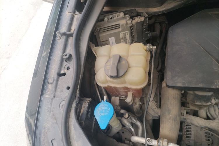 Used Haval F7 2019 1.5T Two-Wheel Drive i-Type China V Standard Engine Bay Right