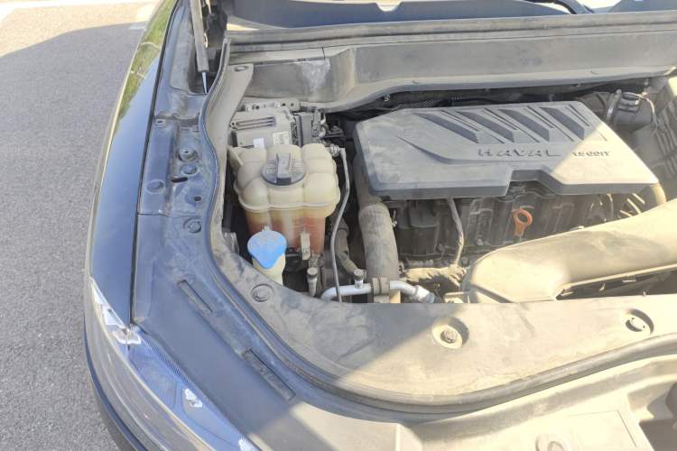 Used Haval F7 2019 1.5T Two-Wheel Drive i-Type China V Standard Engine Bay Right