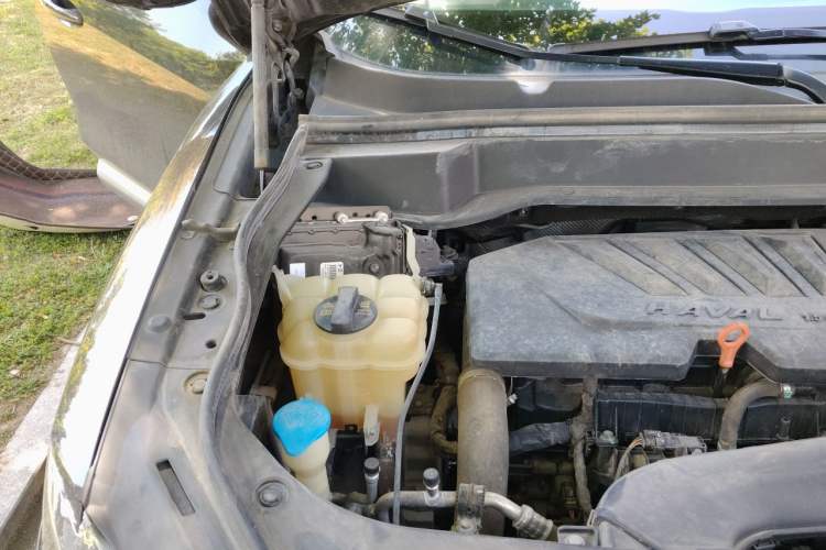 Used Haval F7 2019 1.5T Two-Wheel-Drive i-Type China VI Standard Engine Bay Right