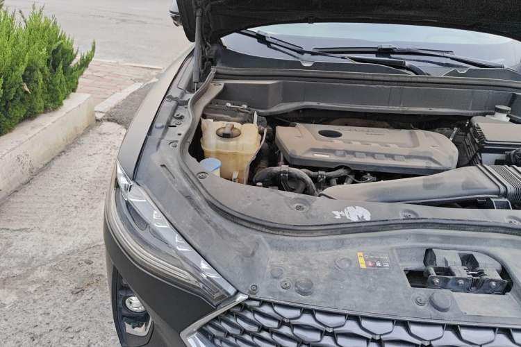 Used Haval F7 2019 2.0T Two-Wheel-Drive i-Van China VI Standard Engine Bay Right