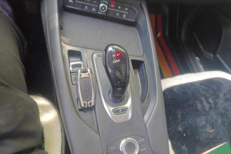 Used Haval F7 2019 1.5T Two-Wheel Drive i-Trend China V Emission Standard Gear Lever