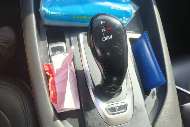 Used Haval F7 2019 2.0T Two-Wheel-Drive i-Van China VI Standard Gear Lever