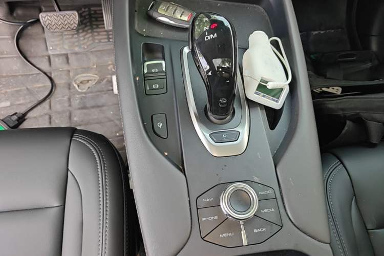 Used Haval F7 2019 2.0T Two-Wheel-Drive i-Van China VI Standard Gear Lever
