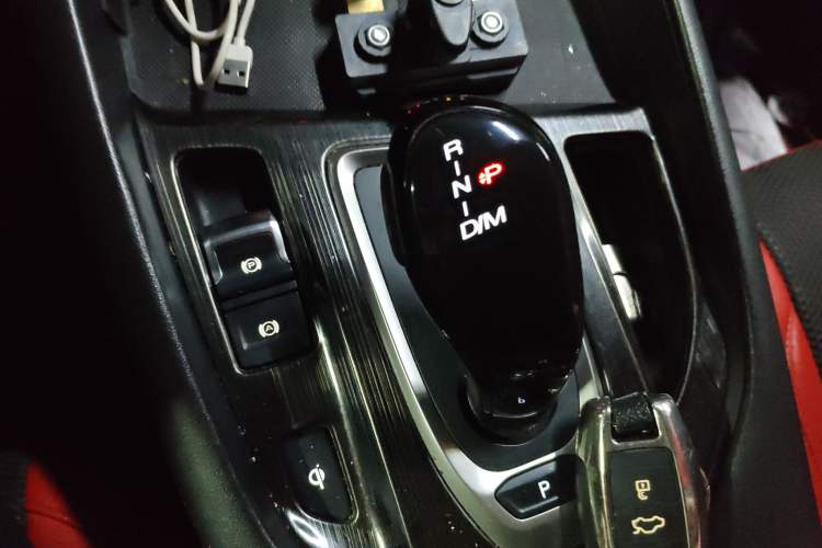 Used Haval F7 2019 2.0T Four-Wheel Drive iJoy China V Standard Gear Lever