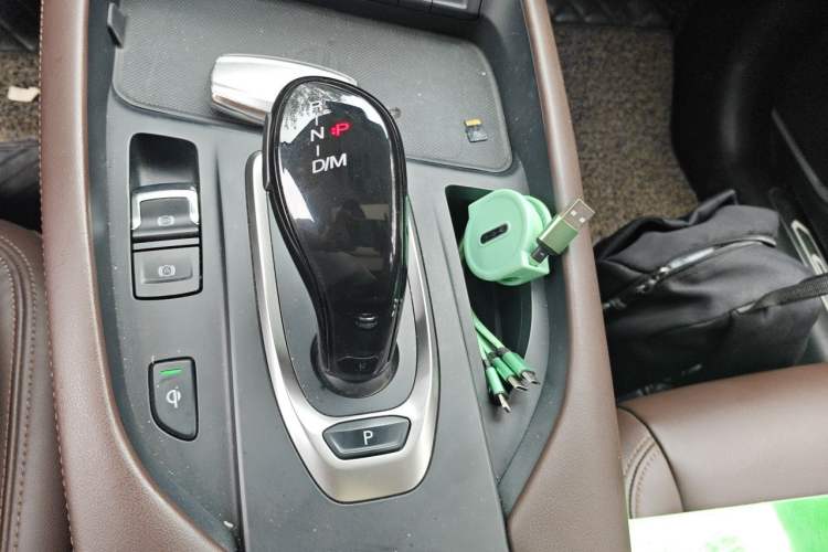 Used Haval F7 2019 2.0T Two-Wheel Drive i-Van China V standard Gear Lever