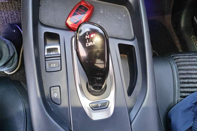 Used Haval F7 2019 2.0T Two-Wheel-Drive i-Van China VI Standard Gear Lever