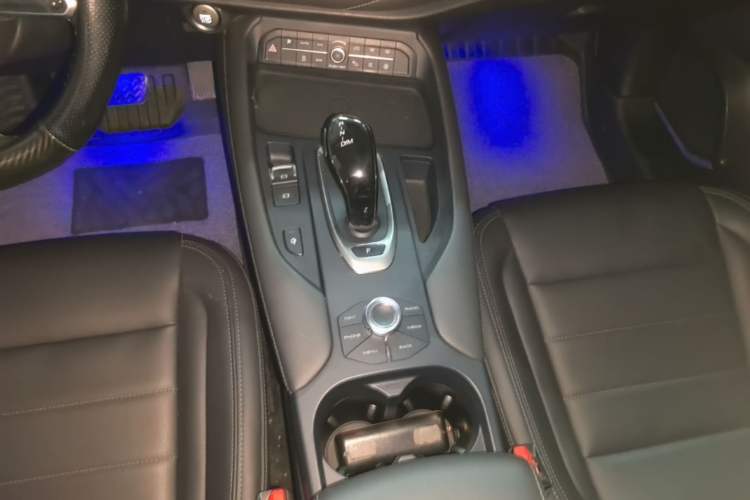 Used Haval F7 2019 2.0T Four-Wheel Drive iJoy China V Standard Gear Lever