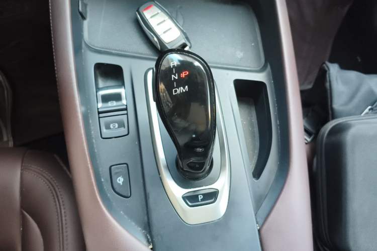 Used Haval F7 2019 2.0T Two-Wheel Drive i-Van China V standard Gear Lever
