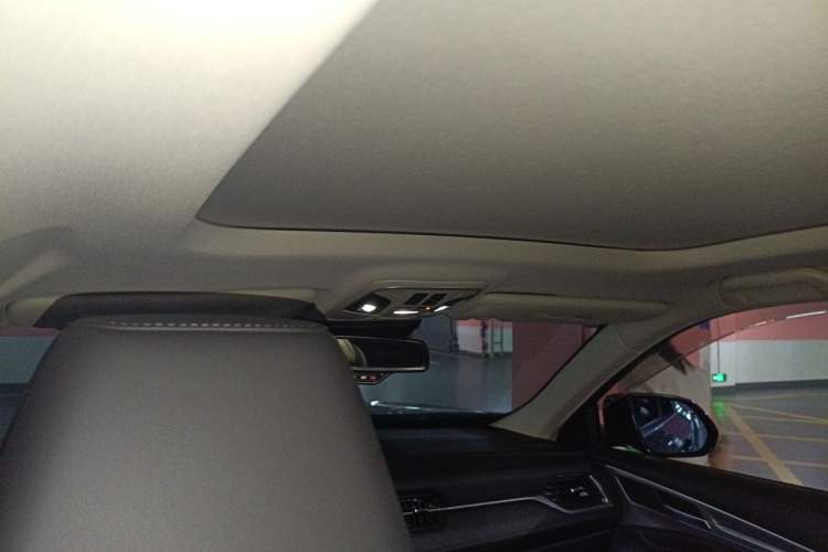 Used Haval F7 2019 2.0T Four-Wheel Drive iJoy China V Standard Headliner