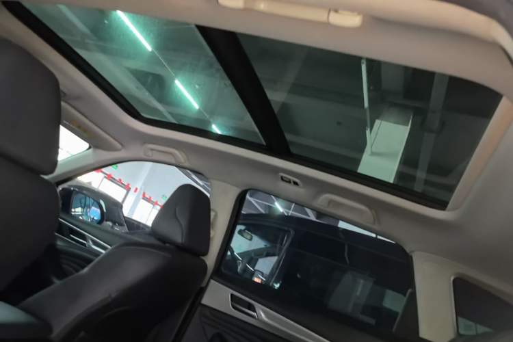 Used Haval F7 2019 2.0T Four-Wheel Drive iJoy China V Standard Headliner