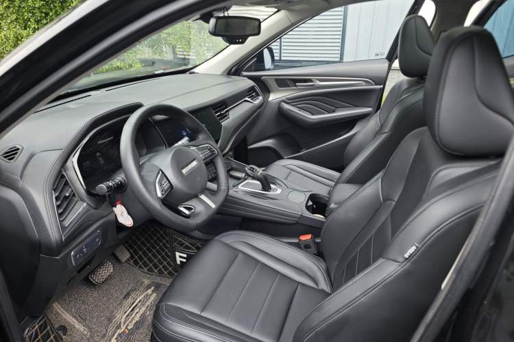 Used Haval F7 2019 1.5T Two-Wheel-Drive i-Type China VI Standard Interior 2