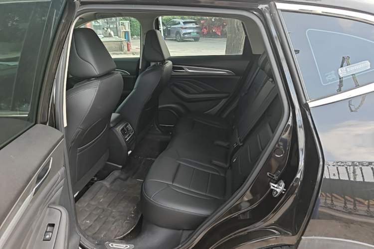 Used Haval F7 2019 2.0T Two-Wheel-Drive i-Van China VI Standard Left Rear Seat