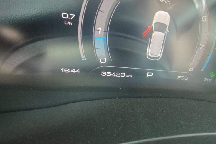 Used Haval F7 2019 1.5T Two-Wheel Drive i-Trend China V Emission Standard Odometer Close Up
