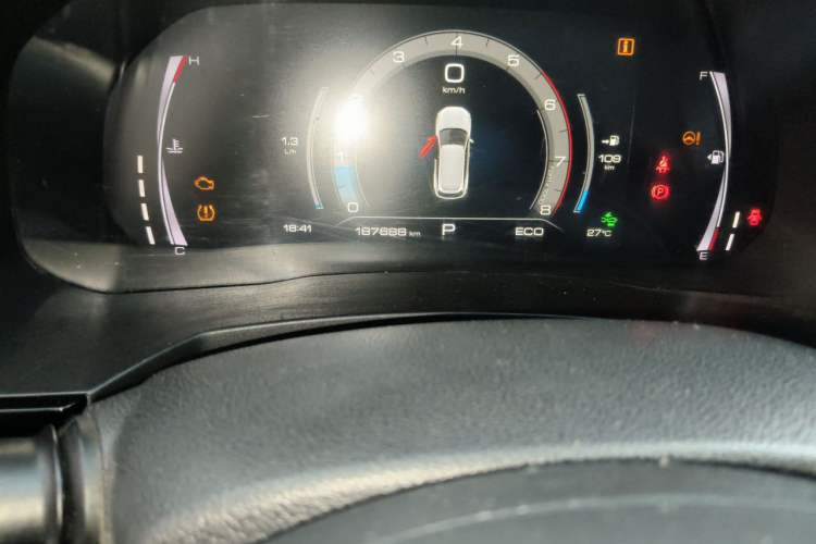 Used Haval F7 2019 2.0T Two-Wheel Drive i-Van China V standard Odometer Close Up
