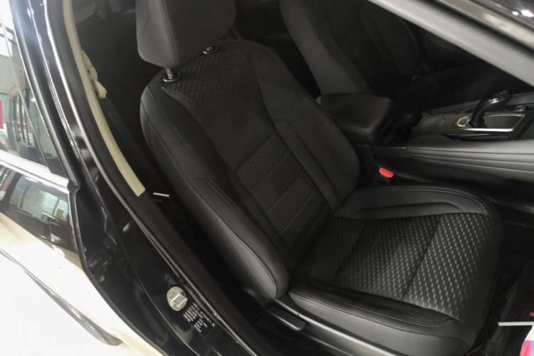 Used Haval F7 2019 1.5T Two-Wheel Drive iCool China VI Standard Right Front Seat