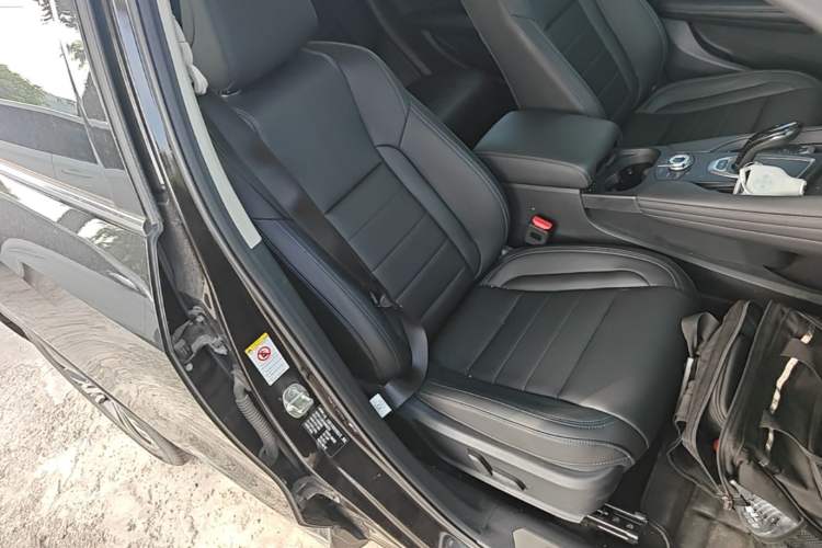 Used Haval F7 2019 2.0T Two-Wheel-Drive i-Van China VI Standard Right Front Seat