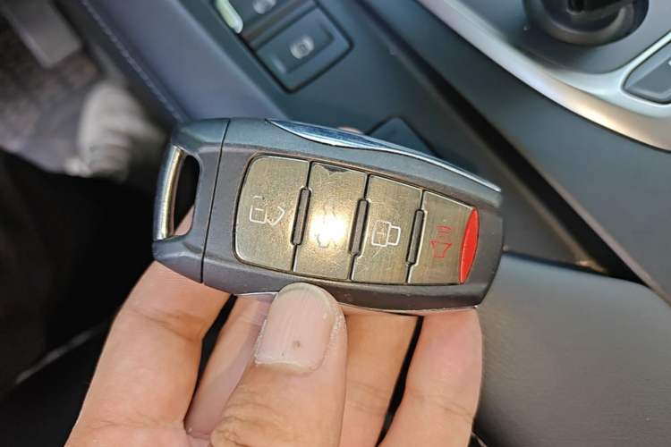 Used Haval F7 2019 2.0T Two-Wheel-Drive i-Van China VI Standard Vehicle Key
