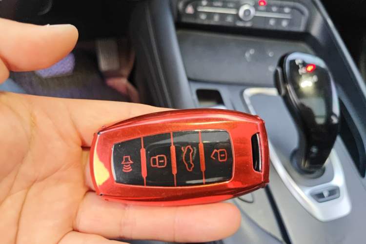 Used Haval F7 2019 2.0T Two-Wheel-Drive i-Van China VI Standard Vehicle Key
