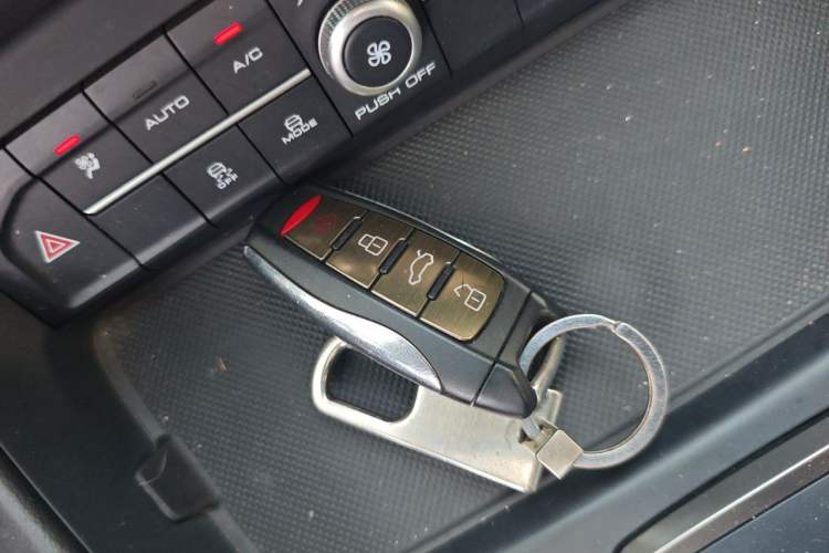 Used Haval F7 2019 1.5T Two-Wheel Drive i-Type China V Standard Vehicle Key