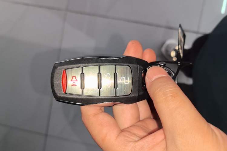 Used Haval F7 2019 2.0T Four-Wheel Drive iJoy China V Standard Vehicle Key