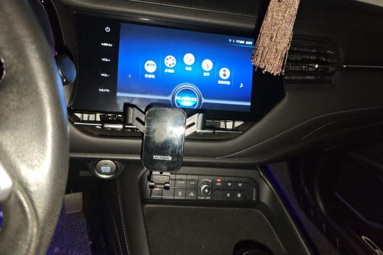 Used Haval F7 2019 1.5T Two-Wheel Drive i-Type China V Standard Audio And AC Panel