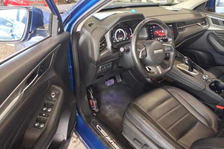 Used Haval F7 2019 2.0T Two-Wheel-Drive i-Van China VI Standard Driver Seat