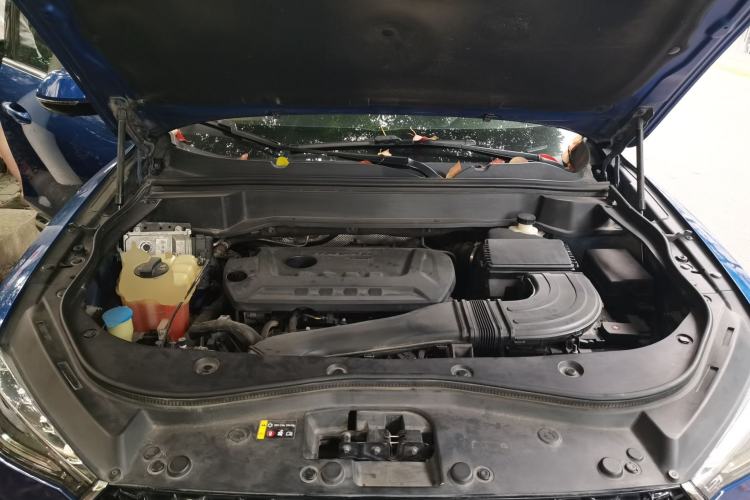Used Haval F7 2019 2.0T Four-Wheel Drive iJoy China V Standard Engine Bay