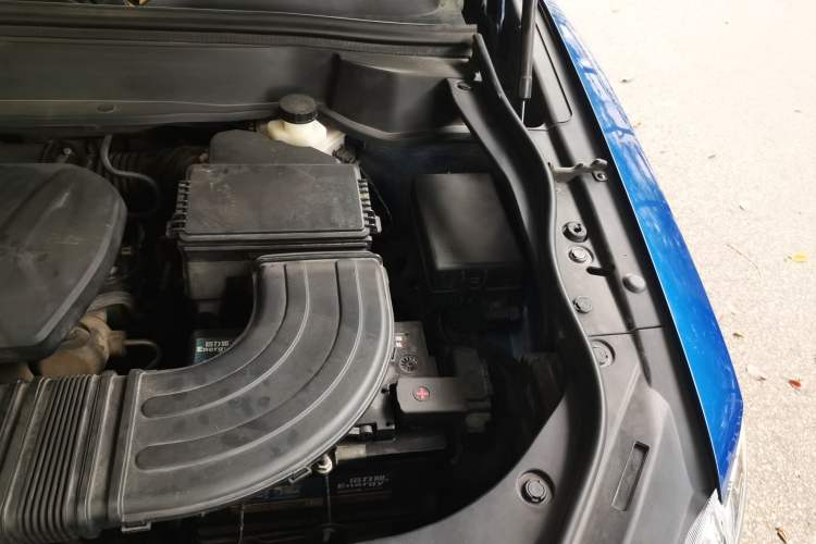 Used Haval F7 2019 2.0T Four-Wheel Drive iJoy China V Standard Engine Bay Left