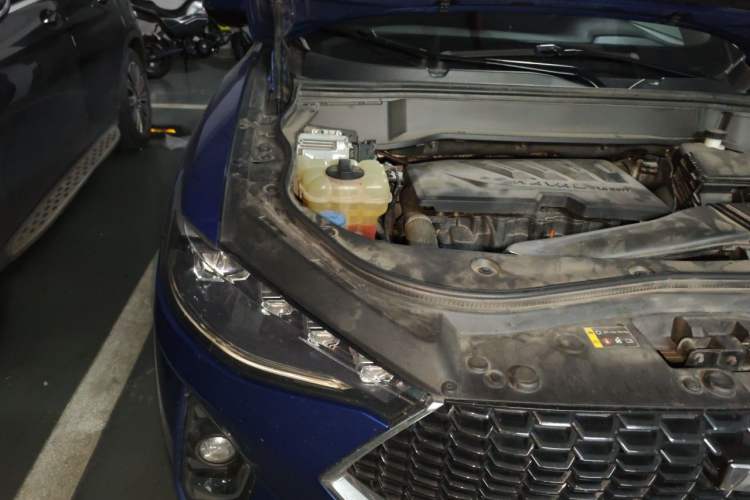 Used Haval F7 2019 1.5T Two-Wheel Drive i-Type China V Standard Engine Bay Right