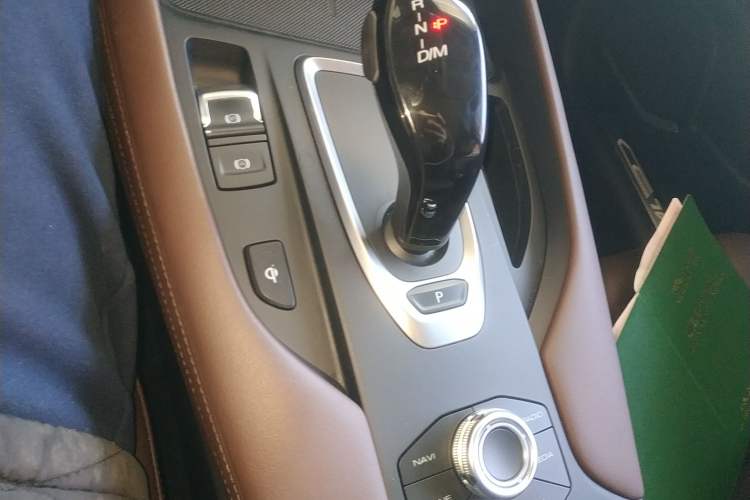 Used Haval F7 2019 2.0T Four-Wheel Drive iJoy China V Standard Gear Lever