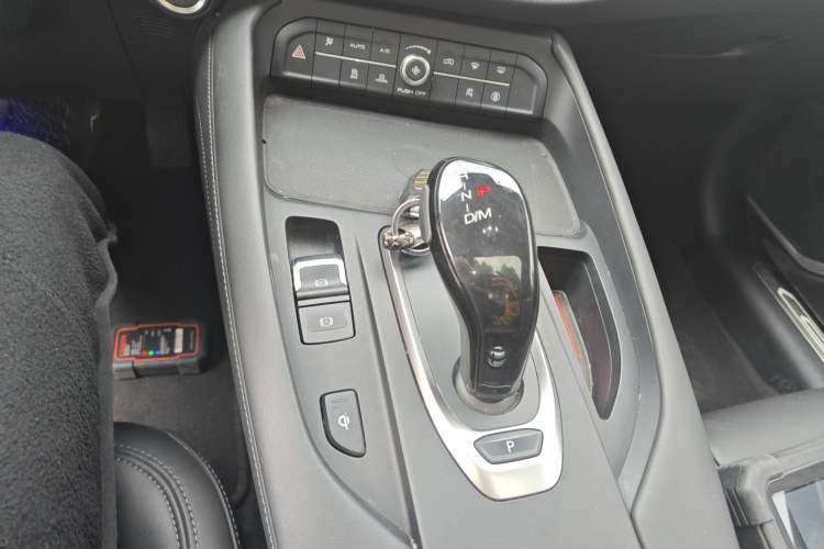 Used Haval F7 2019 2.0T Two-Wheel-Drive i-Van China VI Standard Gear Lever