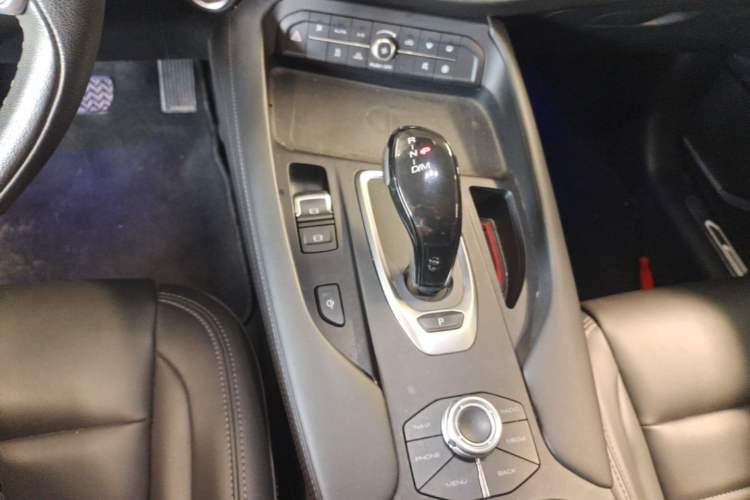 Used Haval F7 2019 2.0T Two-Wheel-Drive i-Van China VI Standard Gear Lever