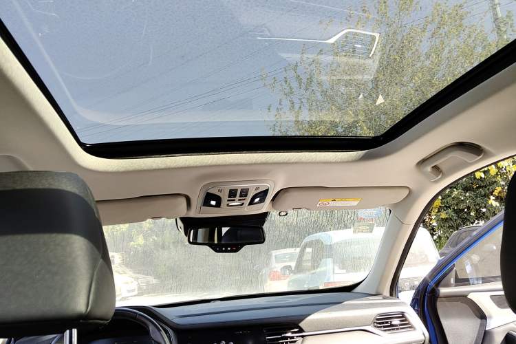 Used Haval F7 2019 2.0T Two-Wheel-Drive i-Van China VI Standard Headliner