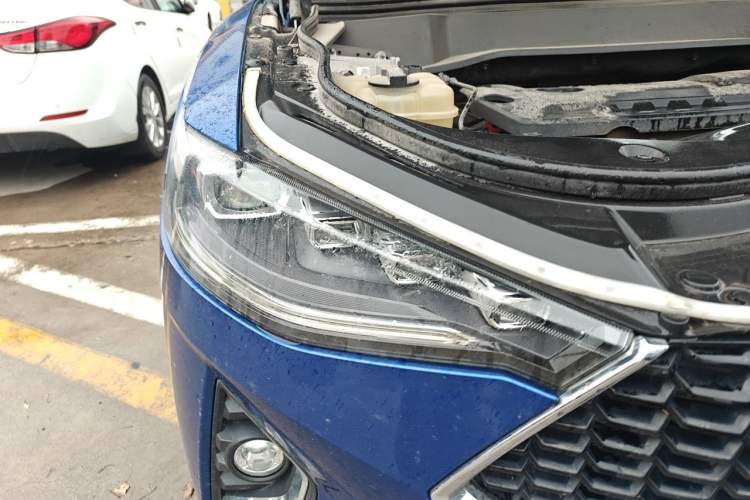 Used Haval F7 2019 2.0T Two-Wheel Drive i-Van China V standard Right Front Headlight