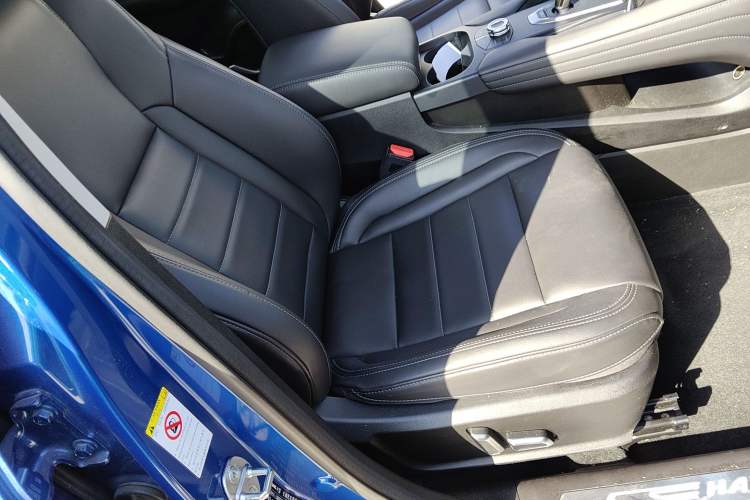 Used Haval F7 2019 2.0T Two-Wheel-Drive i-Van China VI Standard Right Front Seat
