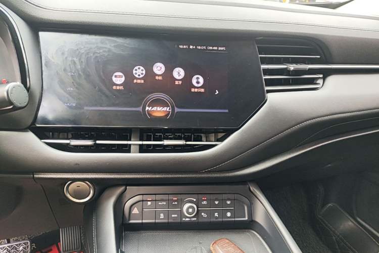 Used Haval F7 2019 2.0T Four-Wheel Drive iJoy China V Standard Audio And AC Panel