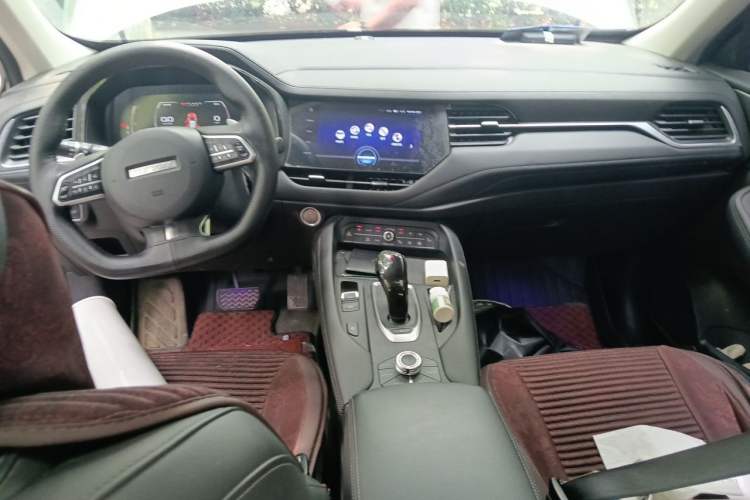 Used Haval F7 2019 2.0T Four-Wheel Drive iJoy China VI Standard Center Console