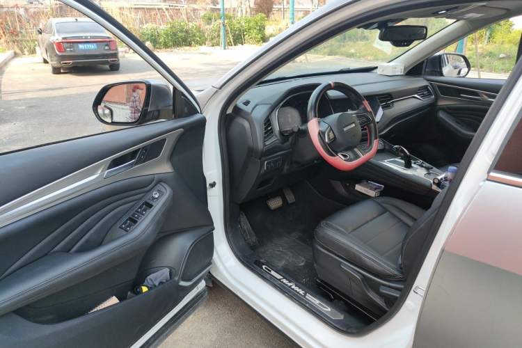 Used Haval F7 2019 1.5T Two-Wheel Drive i-Type China V Standard Driver Seat